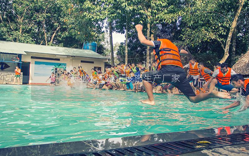 專業(yè)水上游樂(lè)設(shè)施生產(chǎn)廠家
